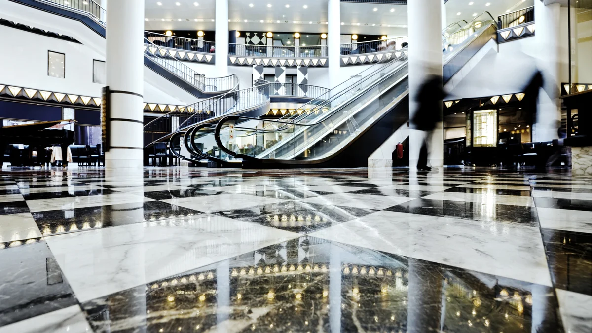 Elegant shooping center in Munich