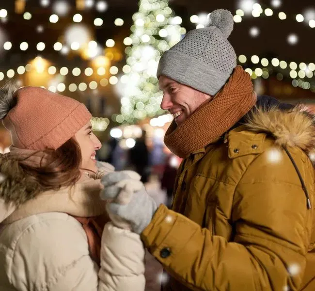 Perfect company, warmly dressed for the Christmas market